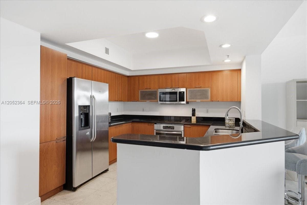 THE OAKS I CONDO · #402 in North Miami - Photo 4