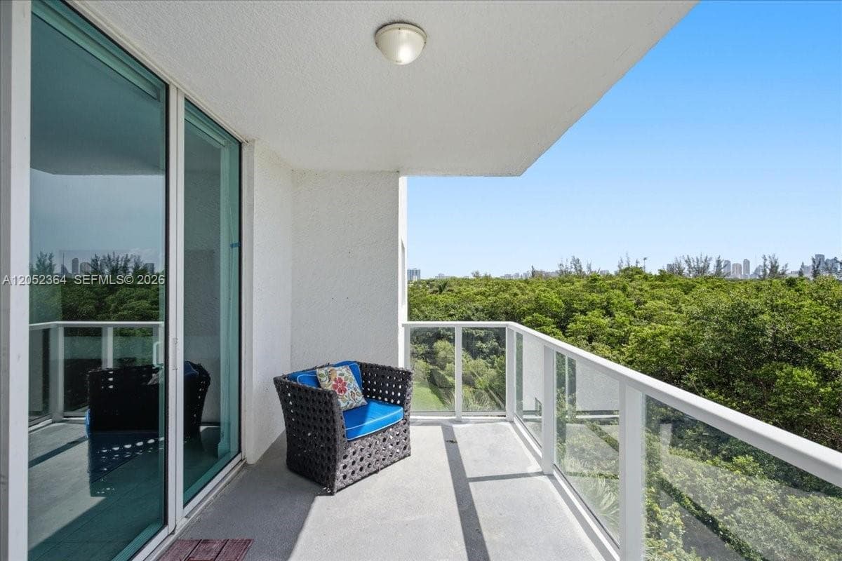 THE OAKS I CONDO · #402 in North Miami - Photo 21