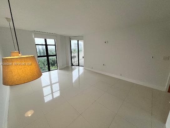 TOWERS OF QUAYSIDE CONDO · #805 in Miami - Photo 15