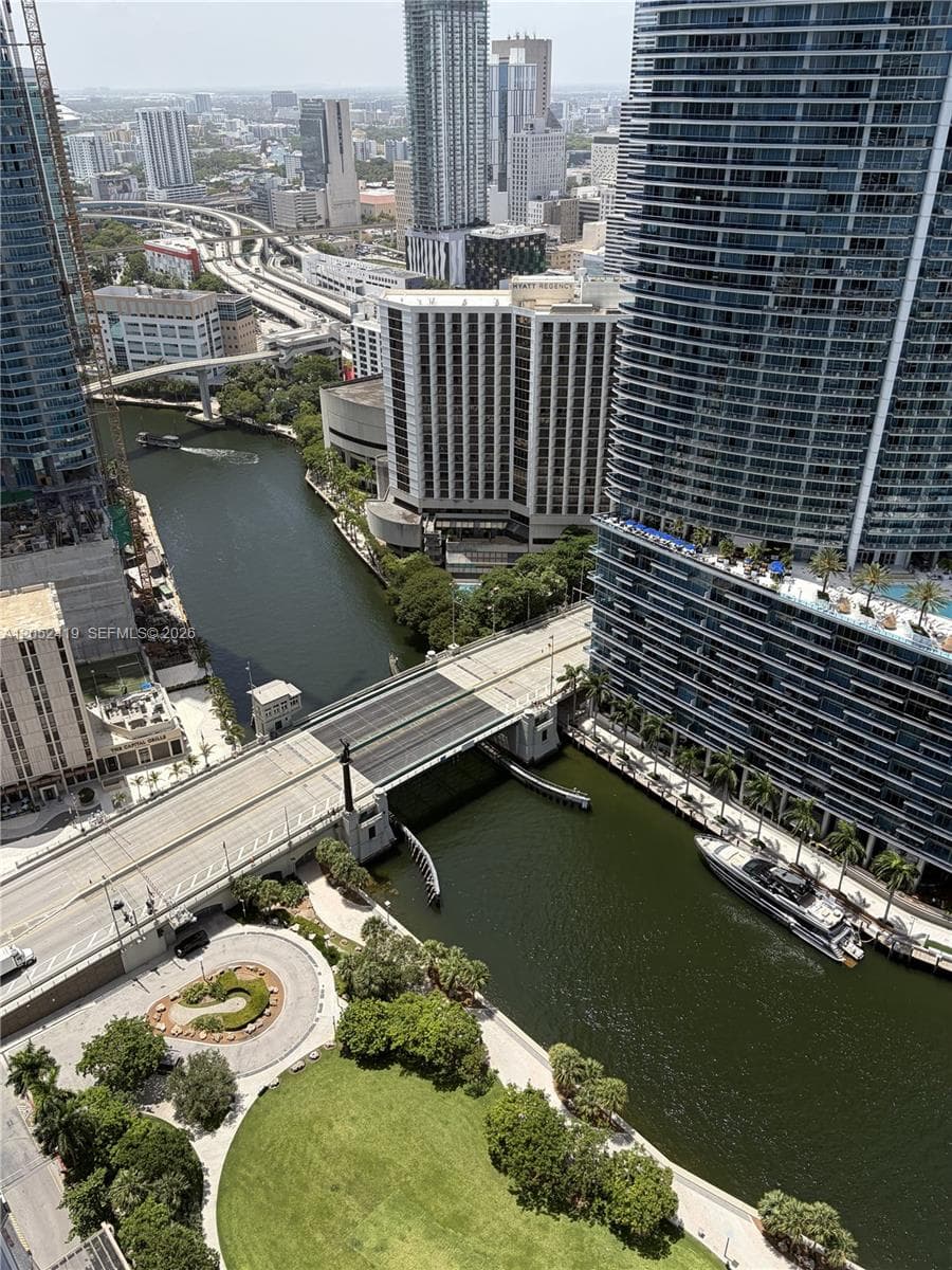 Icon Brickell I · #4008 in Miami - Photo 15