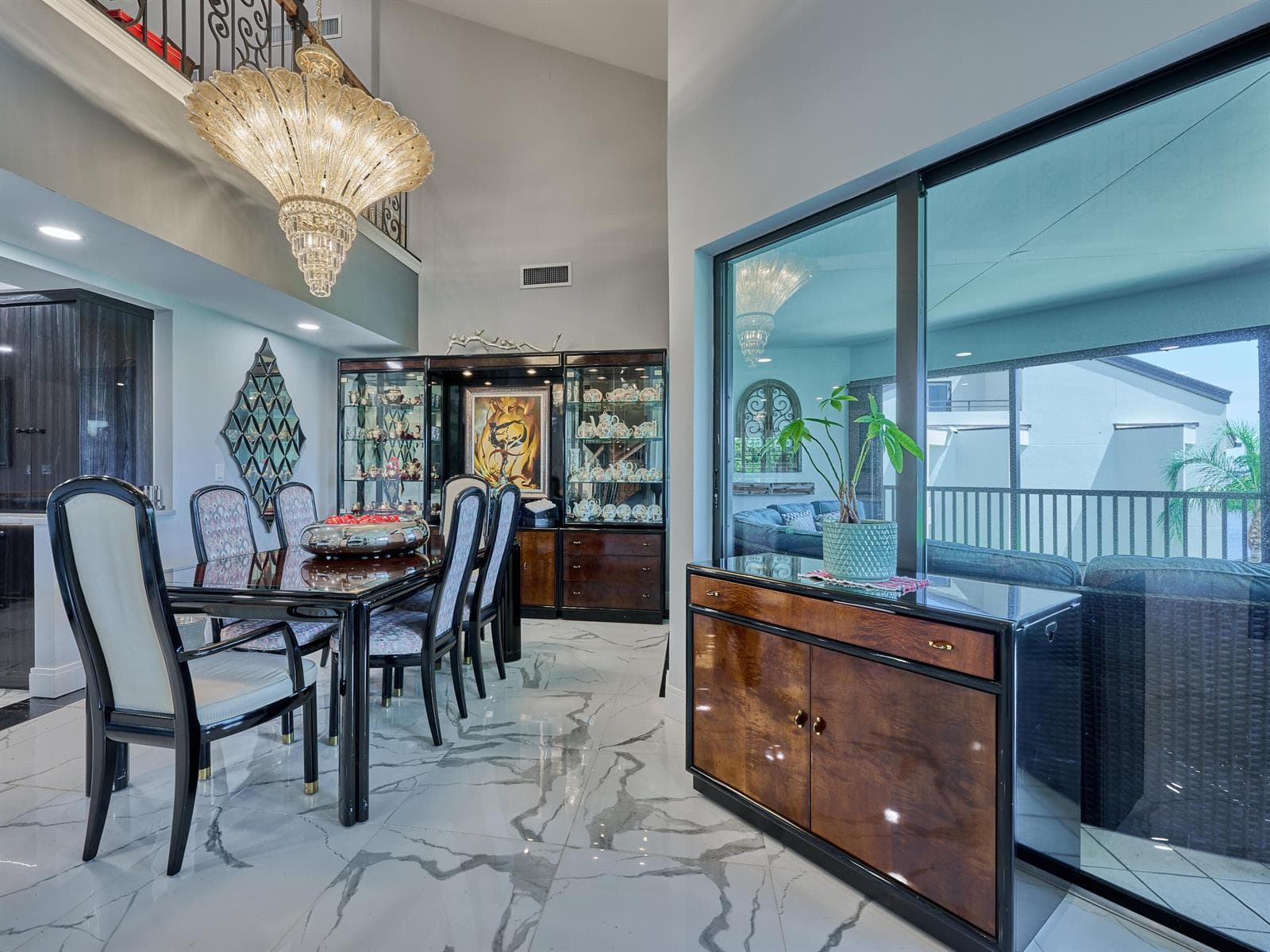 Dining to Balcony