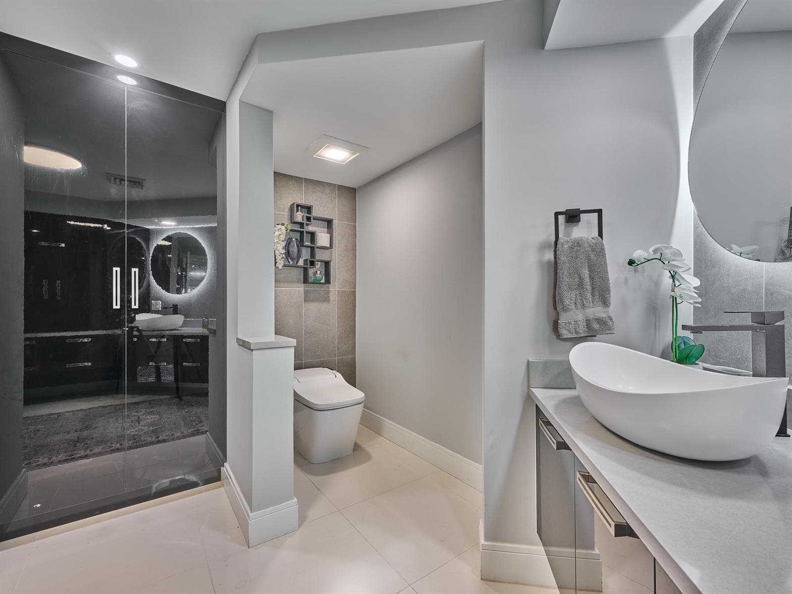 Master Toilet