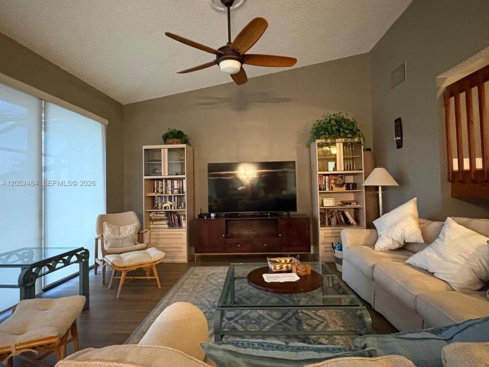 437 Prestwick Ln photo 8
