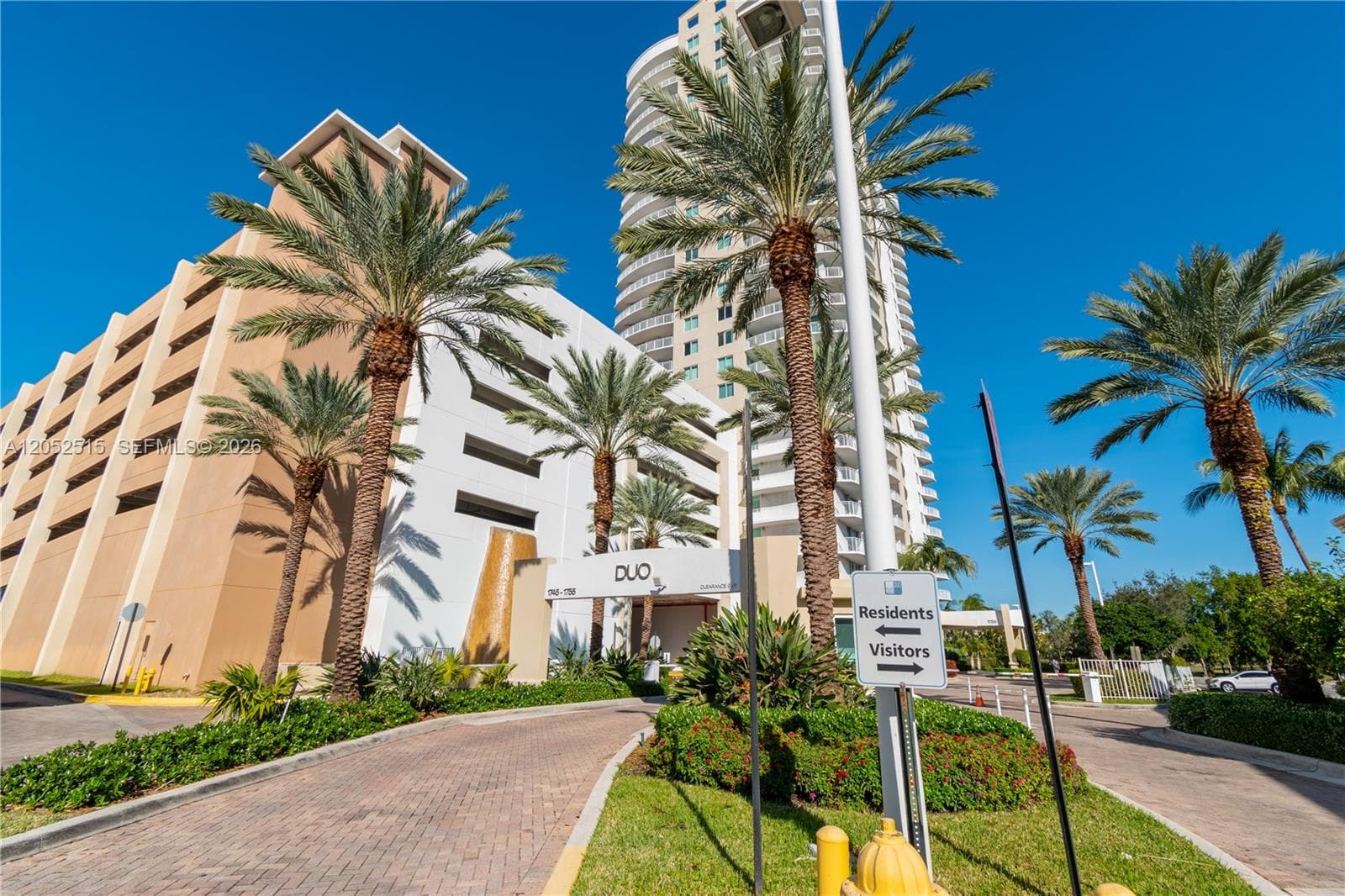 WEST · #2501W in Hallandale Beach - Photo 2
