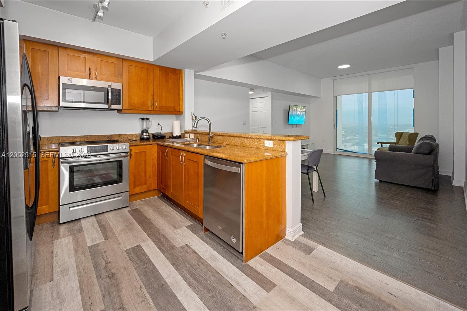 WEST · #2501W in Hallandale Beach - Photo 4