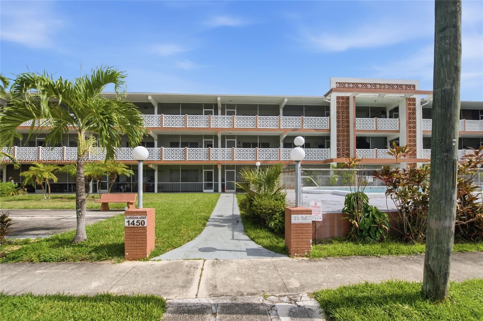 FLORIDIAN ARMS CONDO · #209 in North Miami Beach - Photo 1