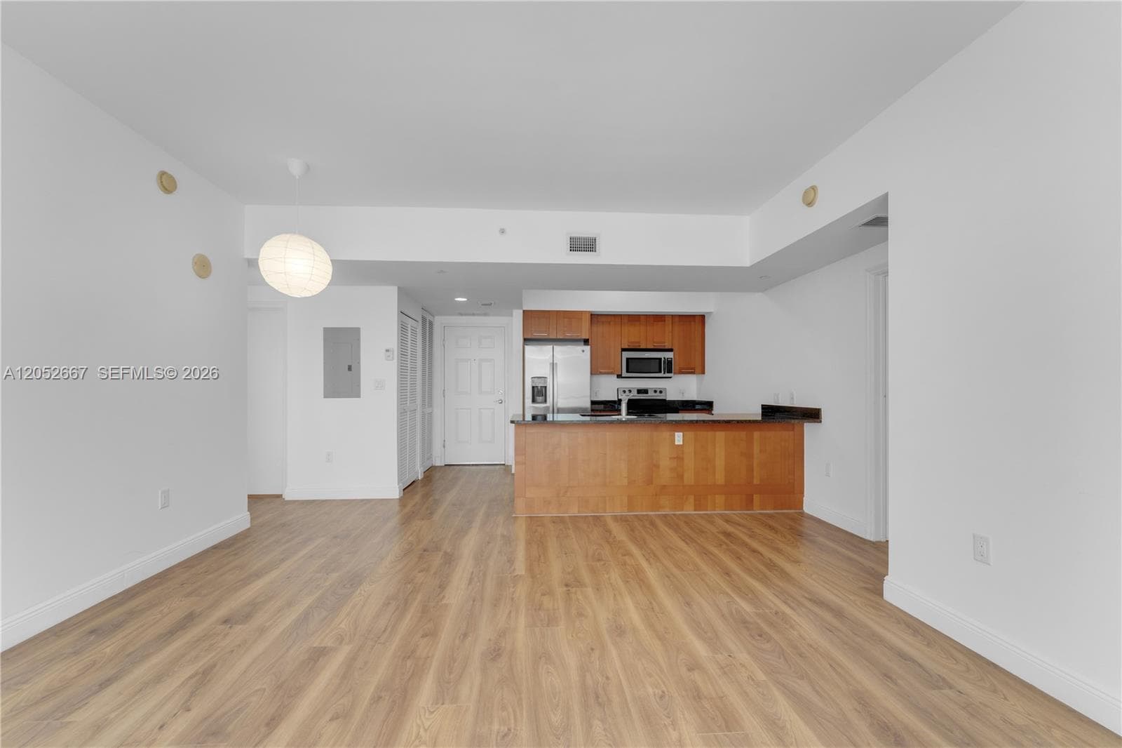 Kitchen & Dining Area