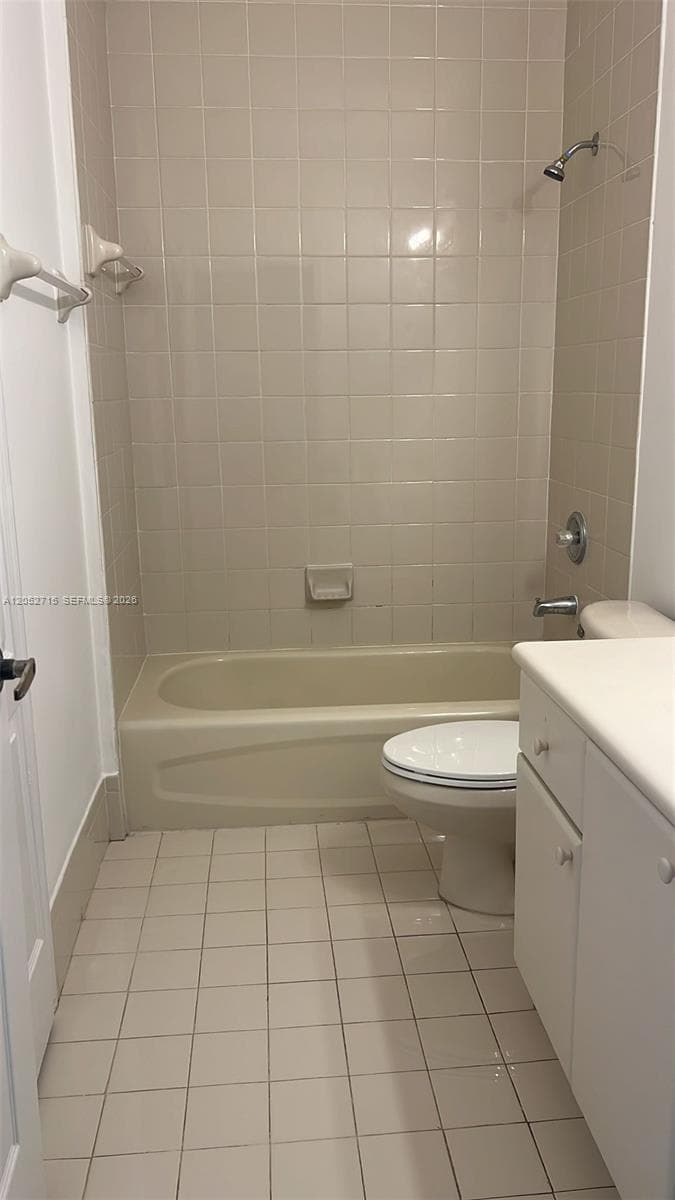 SHOMA HOMES AT COUNTRY CL · #206-7 in Hialeah - Photo 4