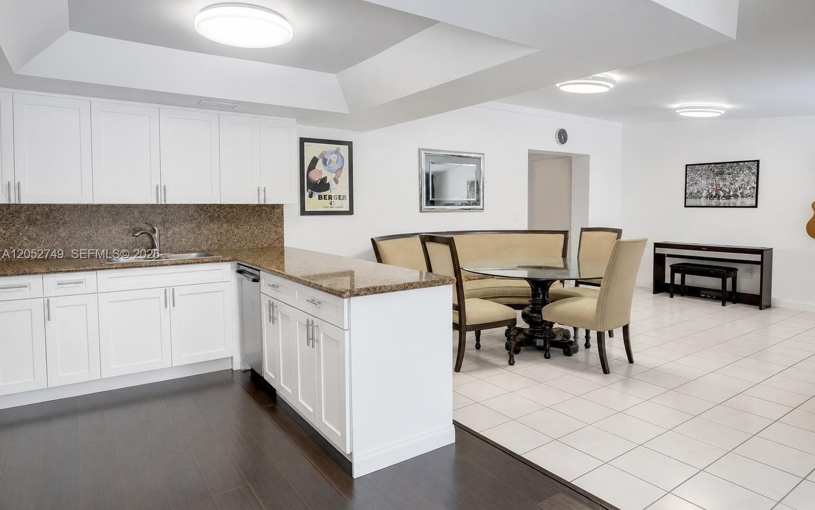 Large- eat in kitchen