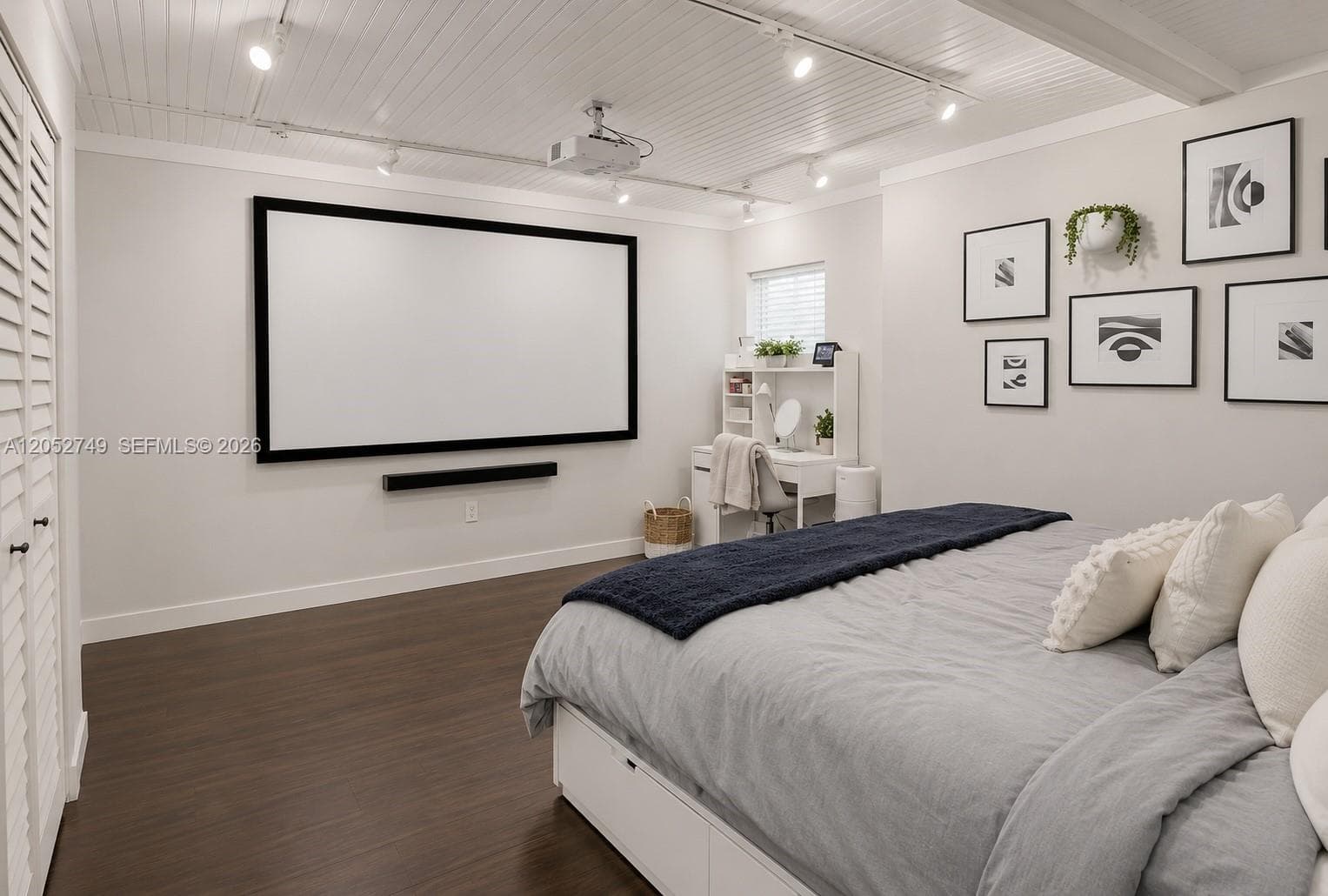 Flex space in efficiency- Living space or bedroom
