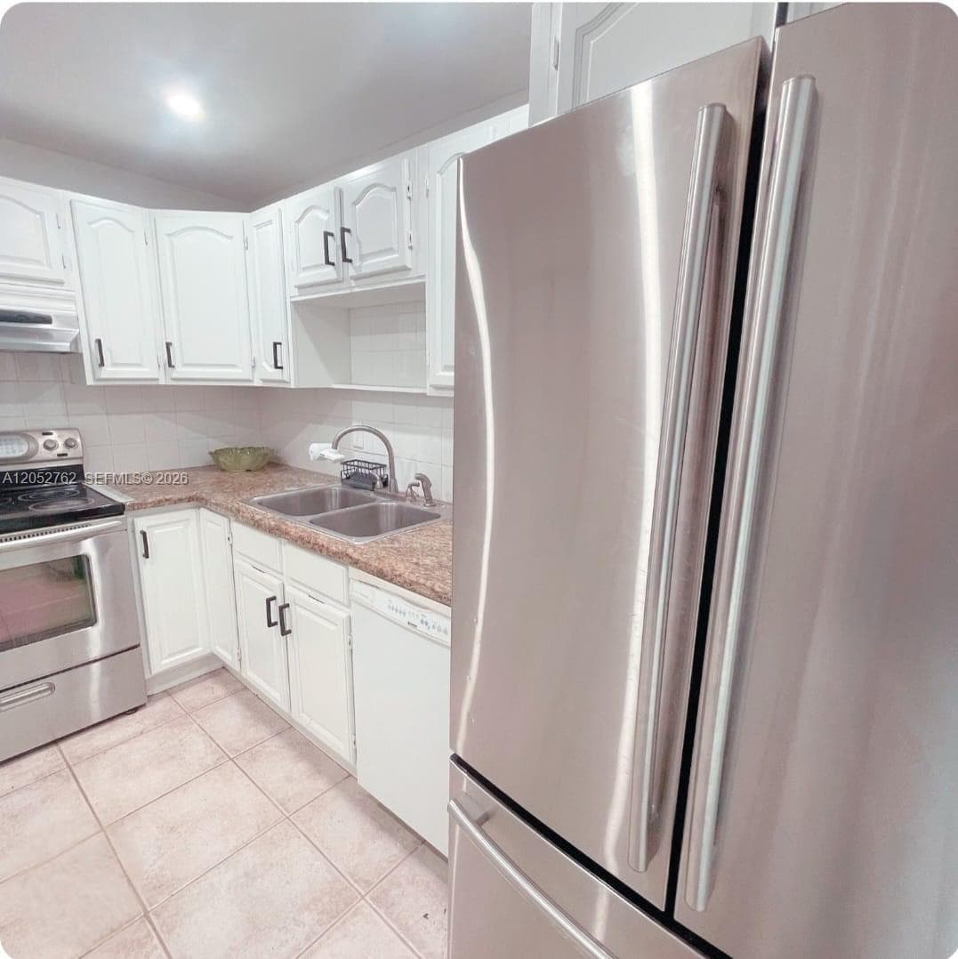LAKEWOOD VILLAS CONDO · #A202 in Miami - Photo 10