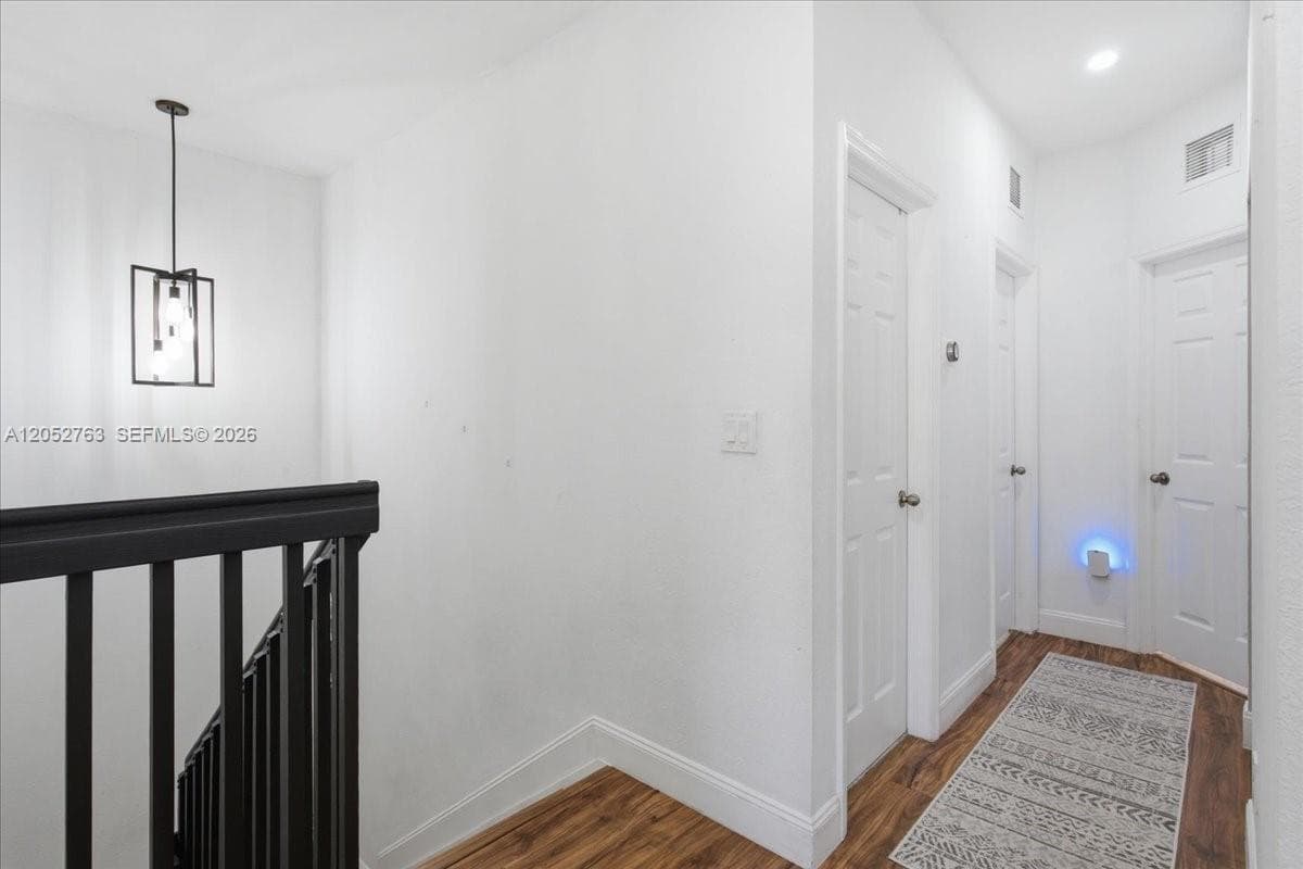 976 NE 42nd Ave #0 photo 18