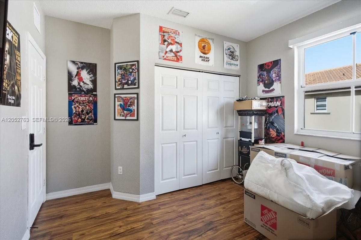976 NE 42nd Ave #0 photo 29