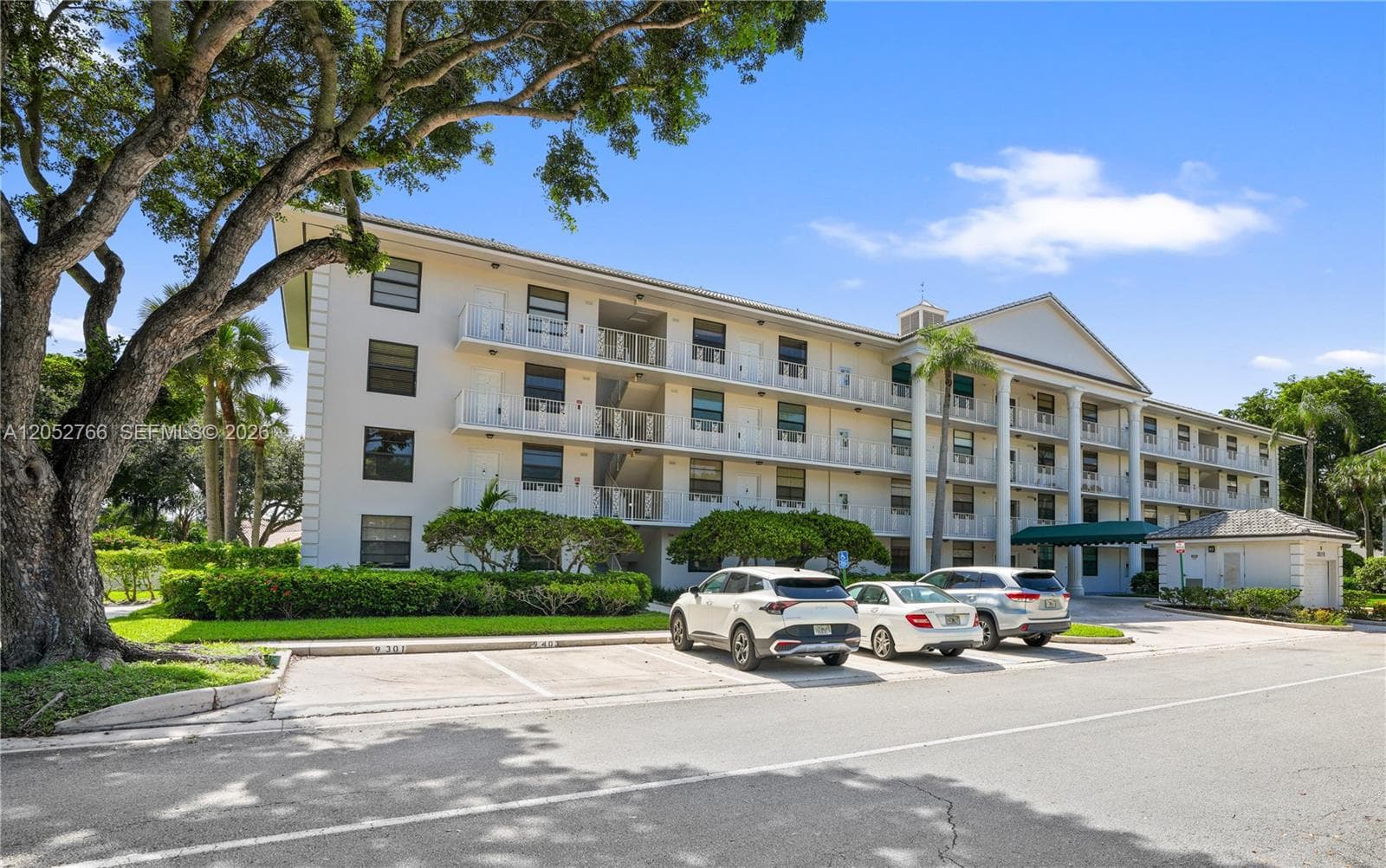 Whitehall Condos · #301 in West Palm Beach - Photo 2