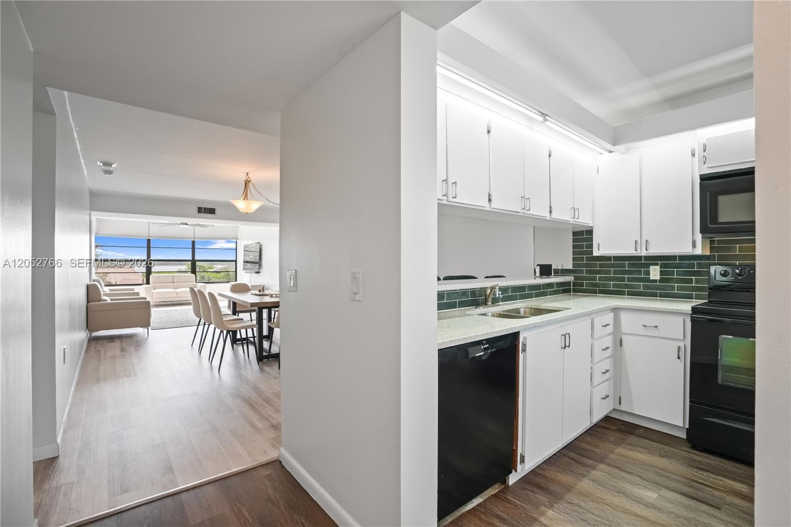 Whitehall Condos · #301 in West Palm Beach - Photo 3