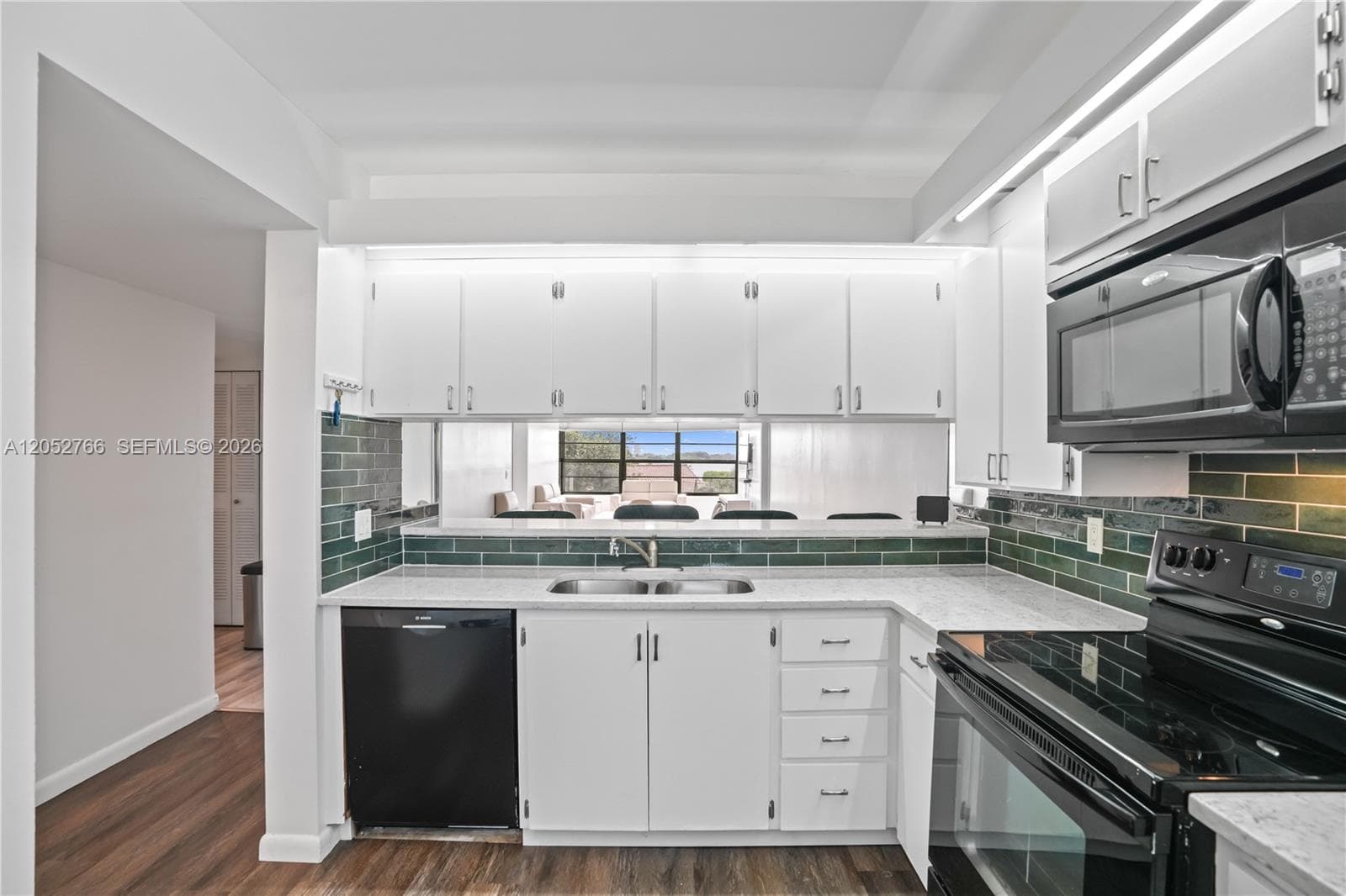 Whitehall Condos · #301 in West Palm Beach - Photo 4