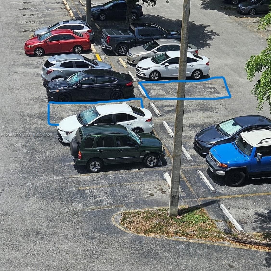BLUE SQUARES PARKING 519