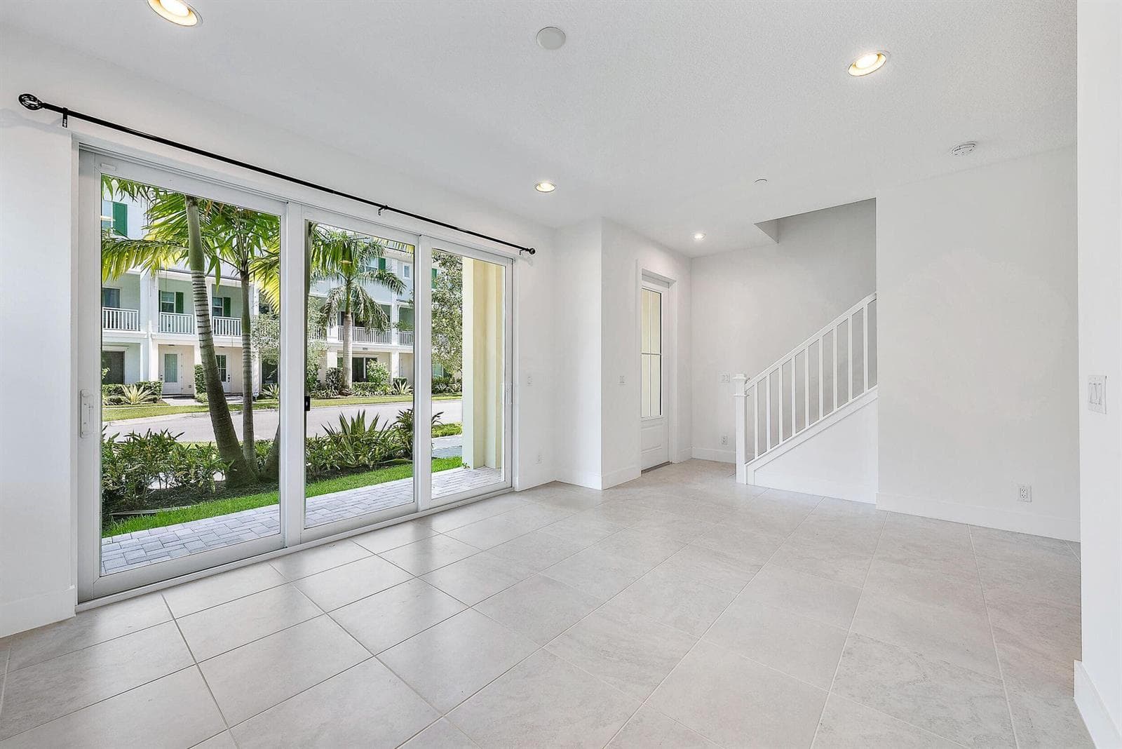 FAMILY ROOM VIEW