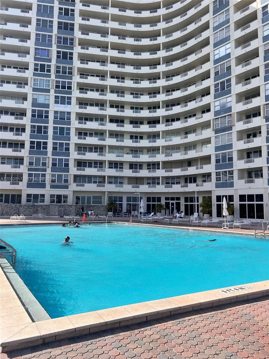 PARKER DORADO CONDO · #1418 in Hallandale Beach - Photo 16