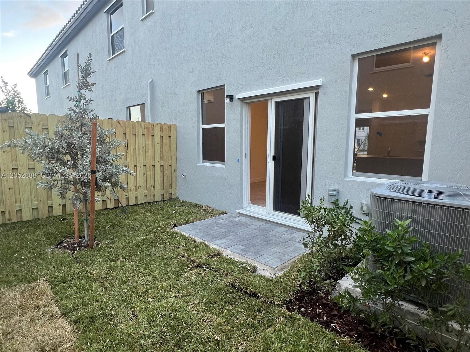 106 SE 11th CT #106 photo 23