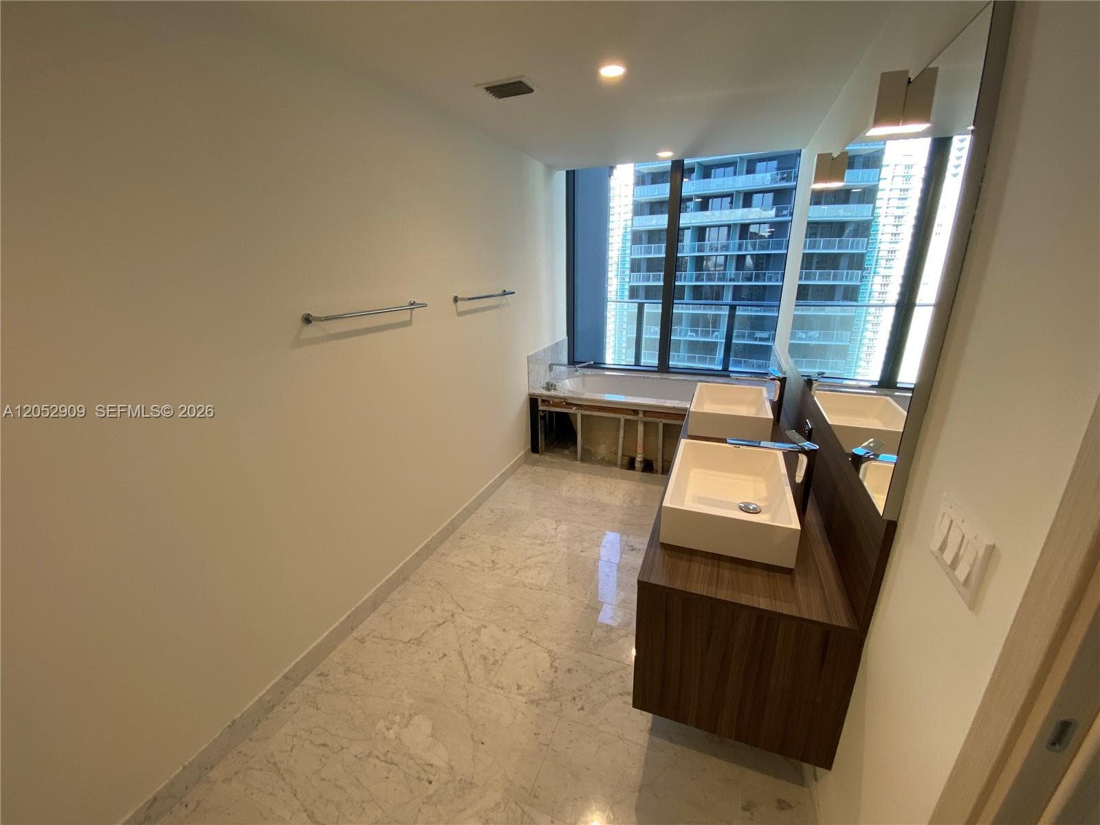 1000 BRICKELL AVENUE CONDO · #3309 in Miami - Photo 13