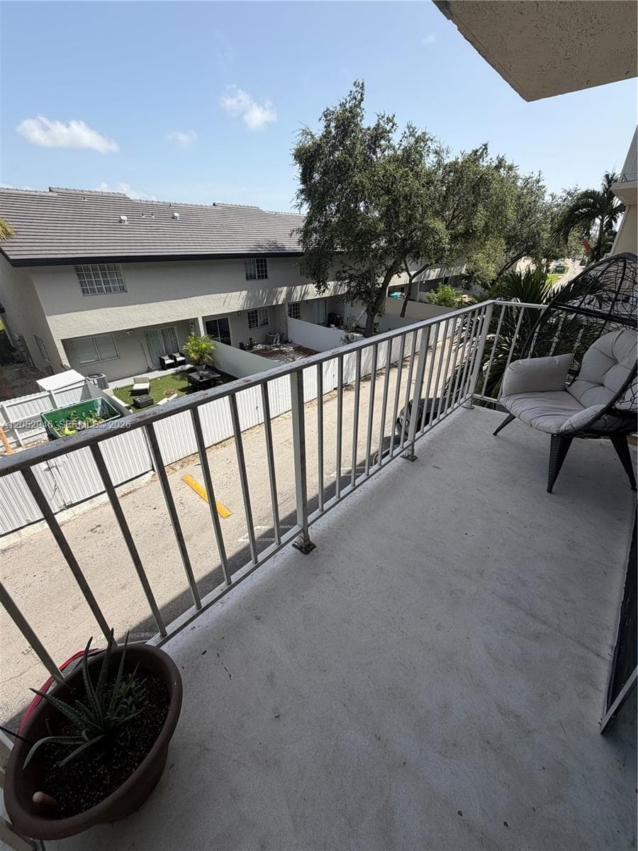 Bayview Palms Condominiu · #320 in North Miami - Photo 8