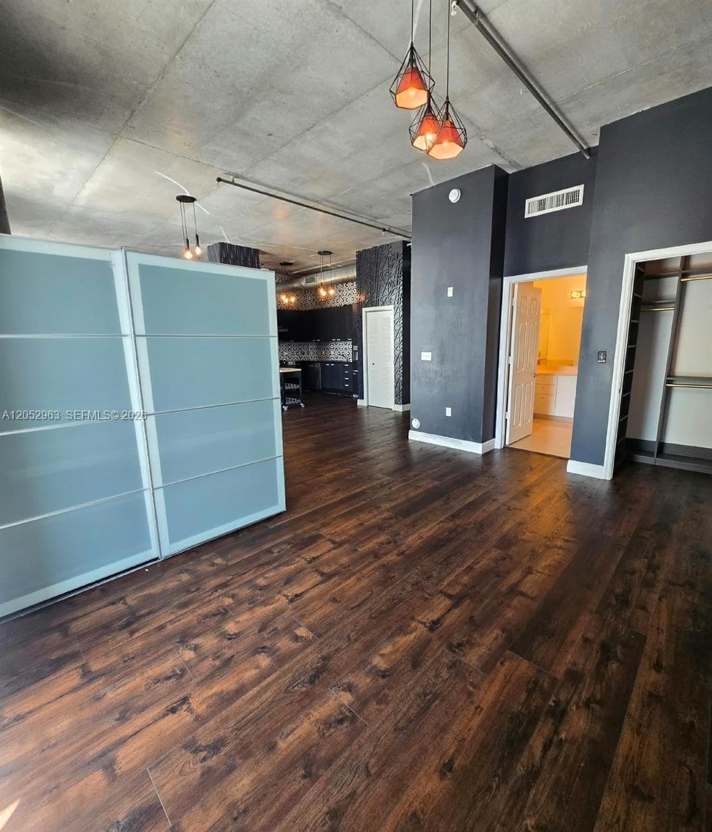 LOFTS AT HOLLYWOOD STATIO · #222 in Hollywood - Photo 16