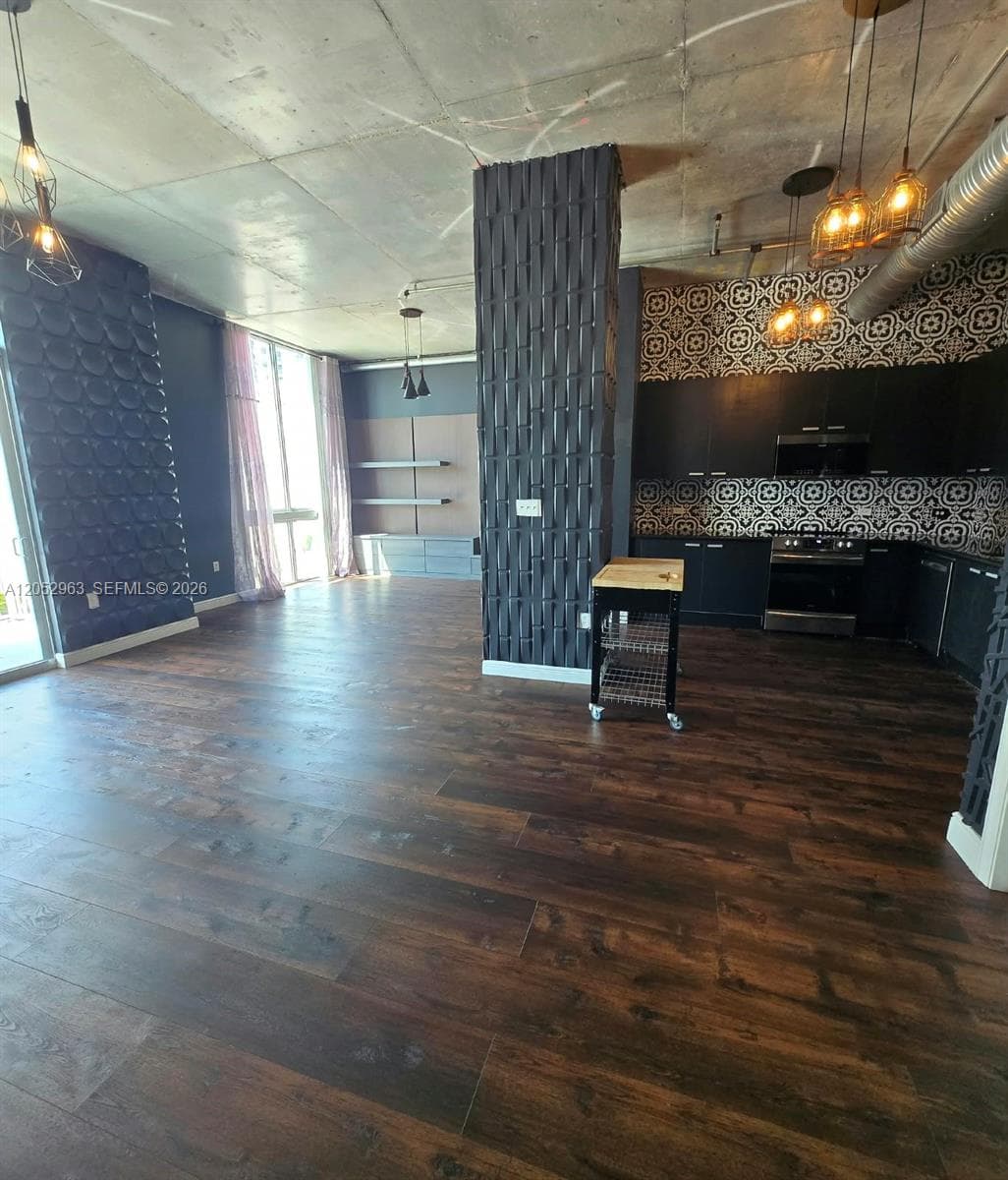 LOFTS AT HOLLYWOOD STATIO · #222 in Hollywood - Photo 14