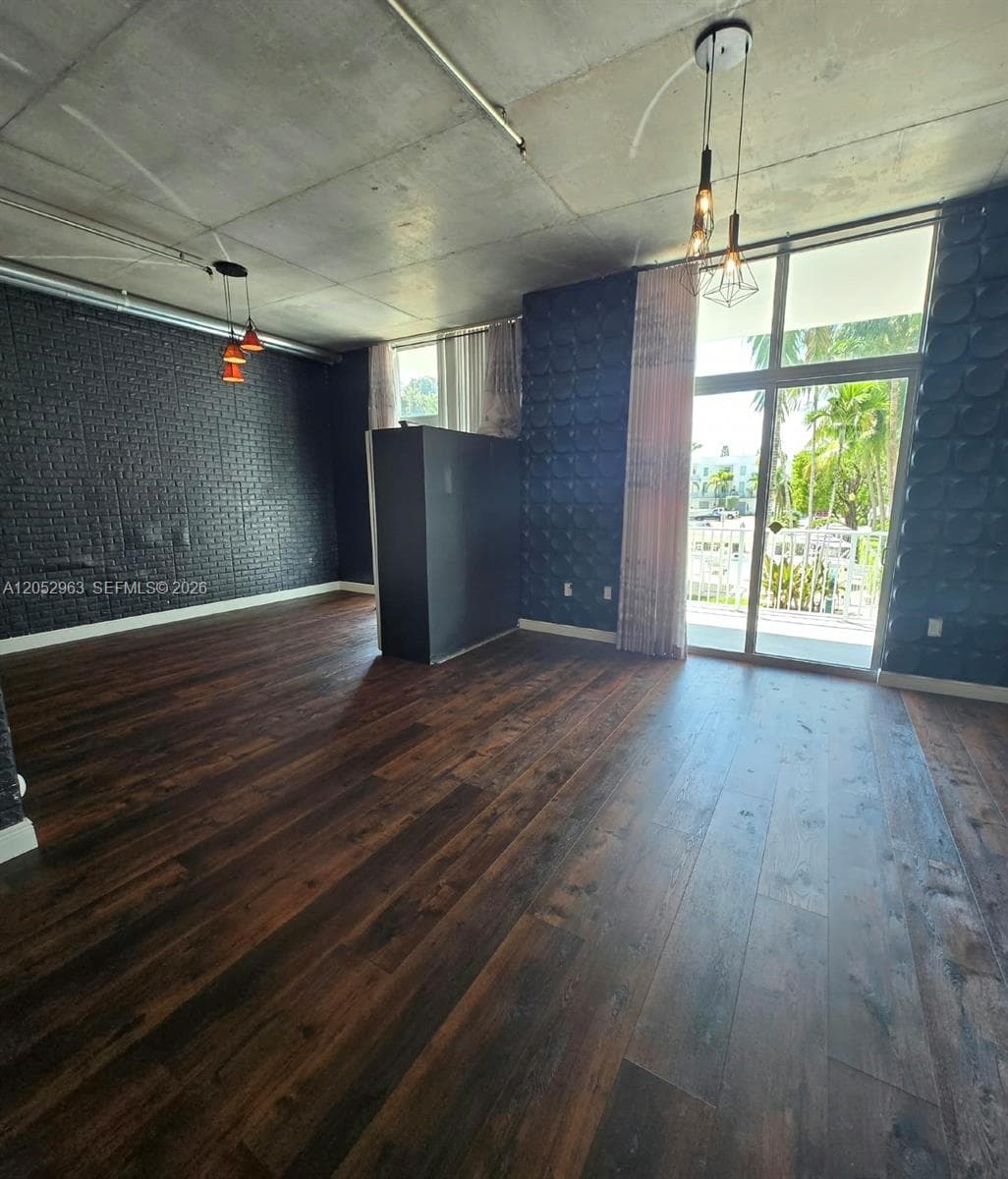 LOFTS AT HOLLYWOOD STATIO · #222 in Hollywood - Photo 15