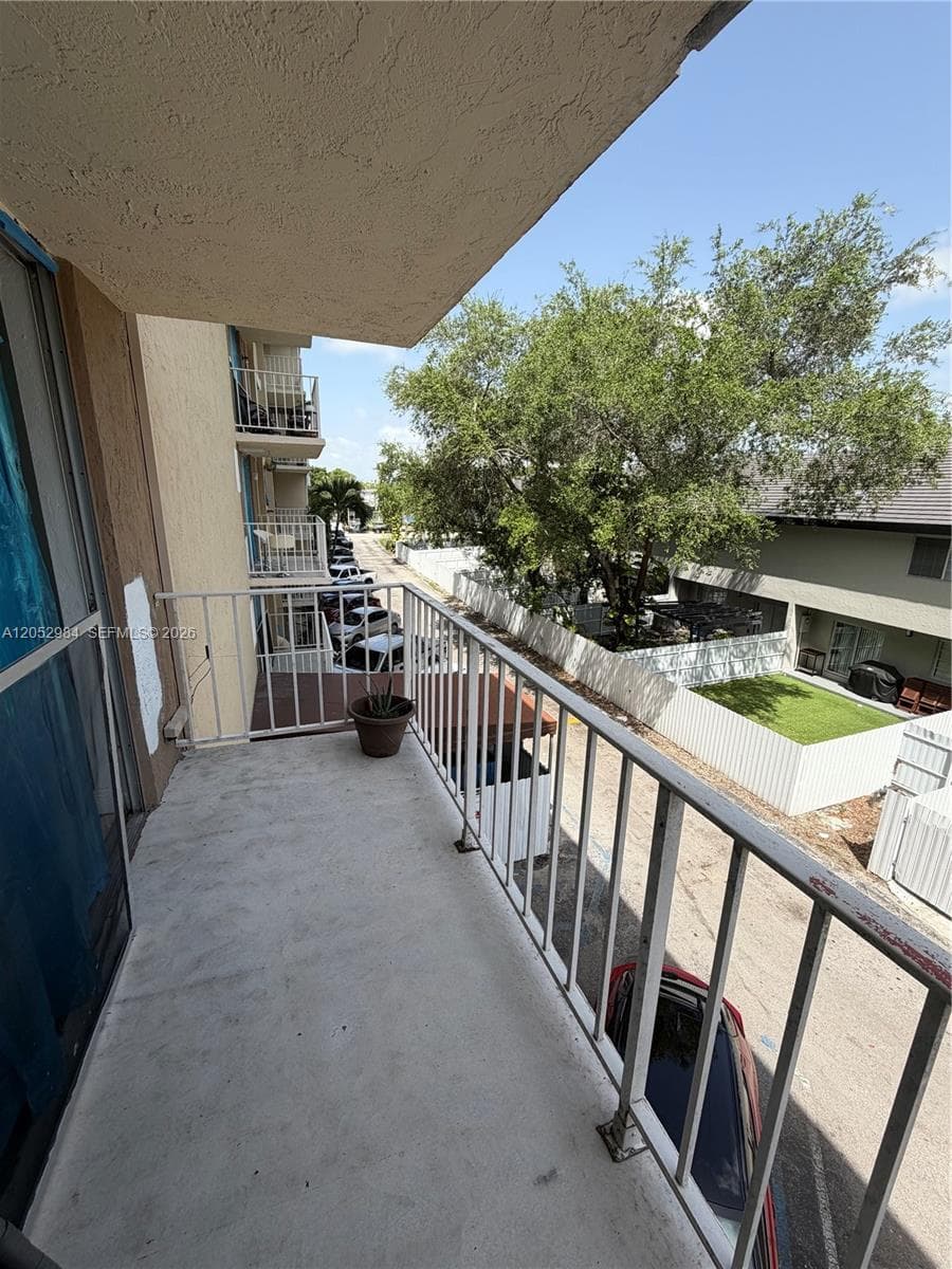 BAYVIEW PALMS CONDO · #320 in North Miami - Photo 9