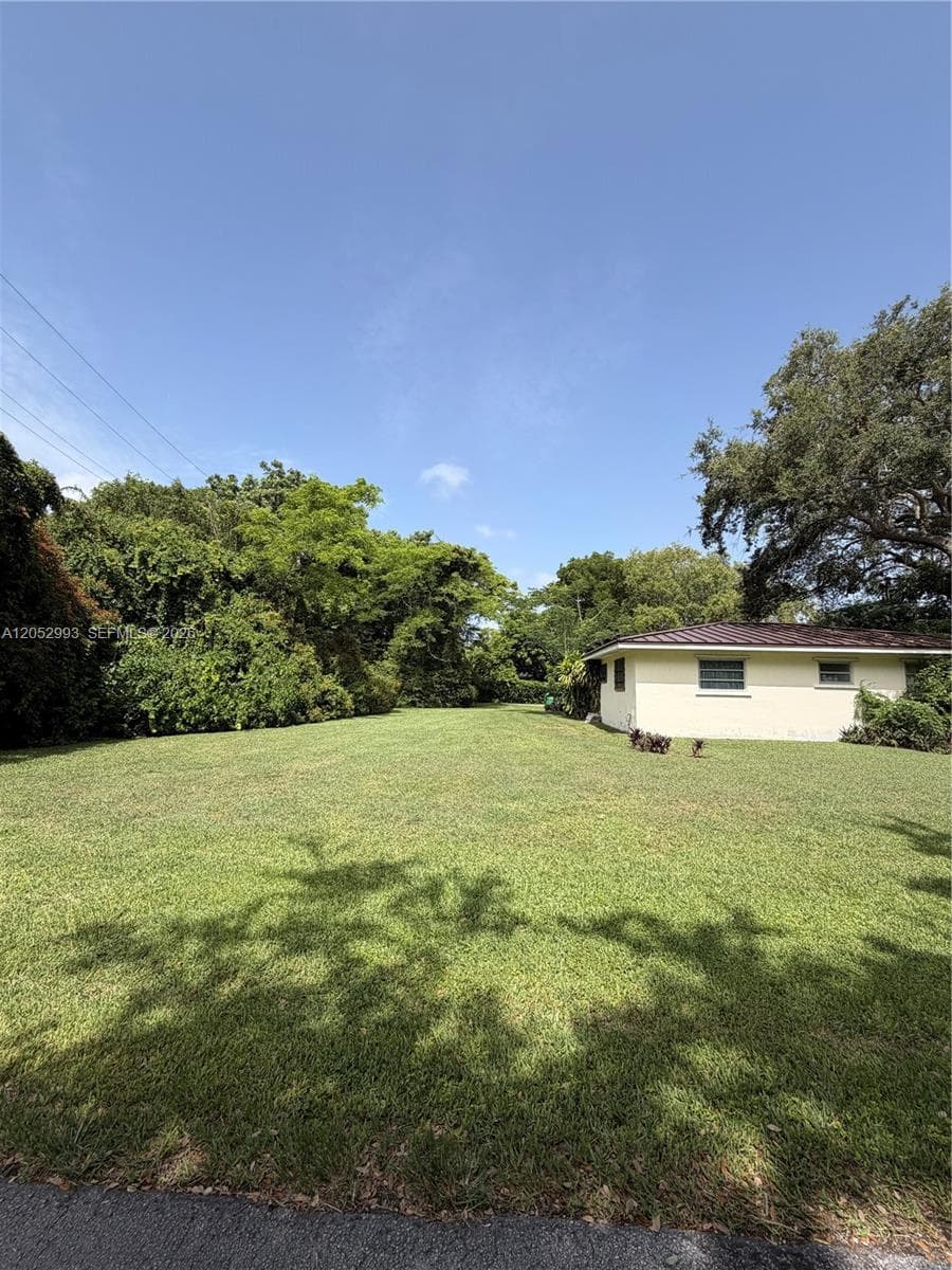 7452 SW 166th Ter photo 2