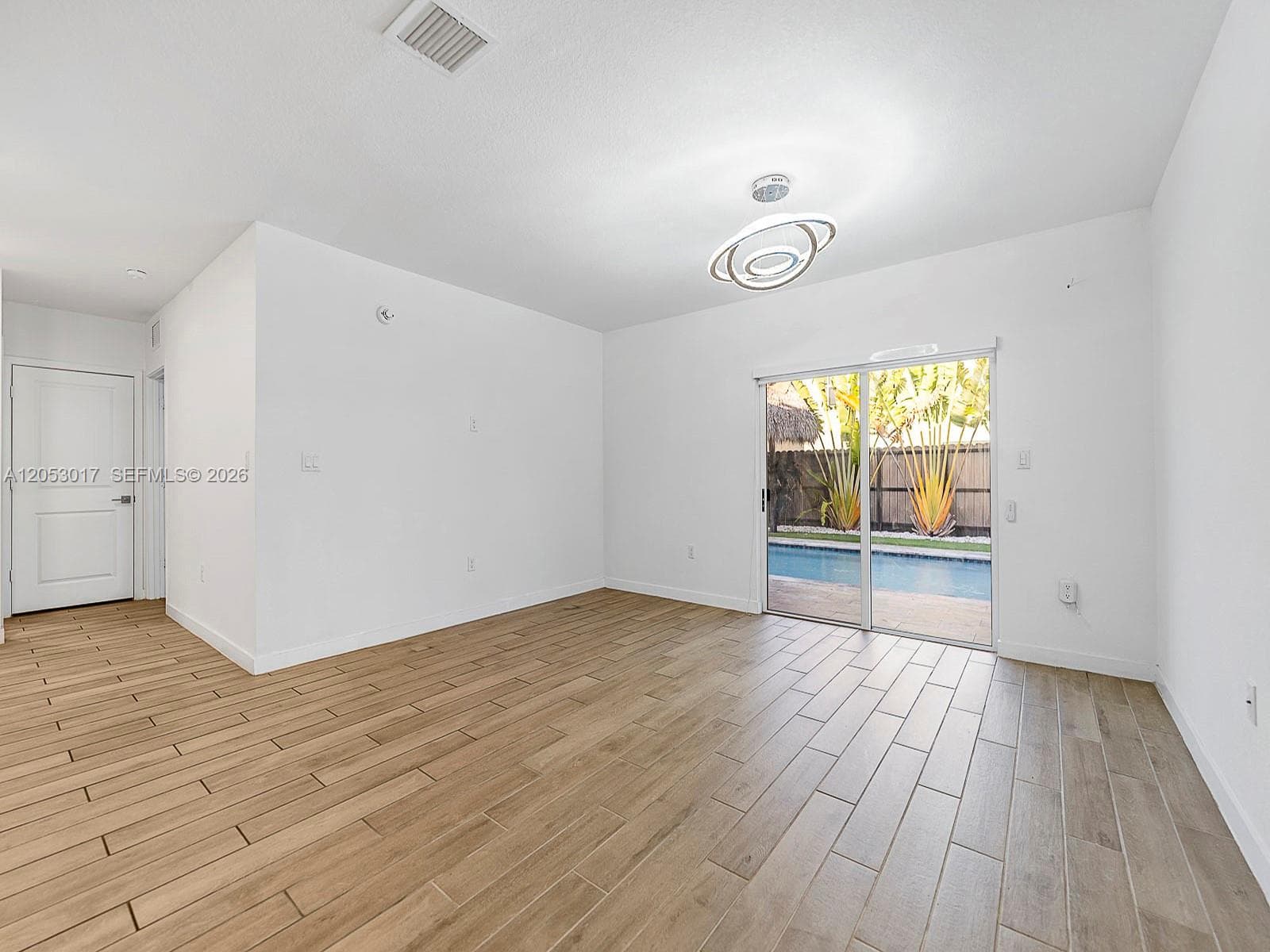 501 NE 6th Ct photo 18