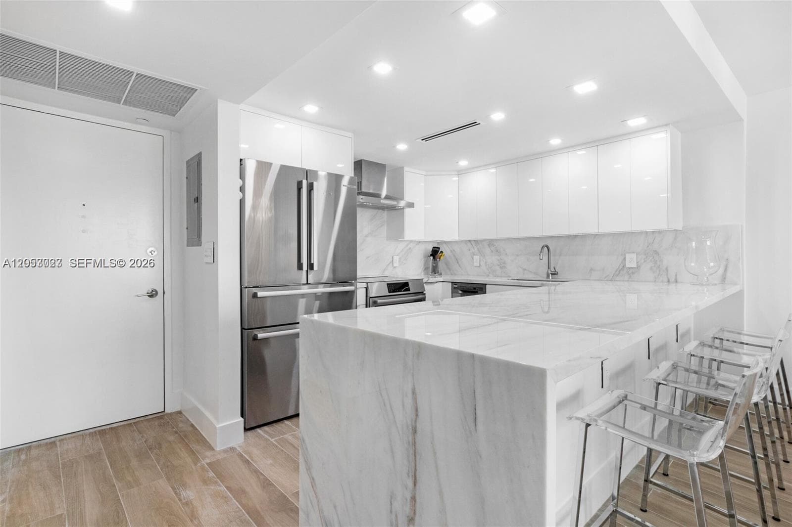 High End finishes & Appliances * Bosch *