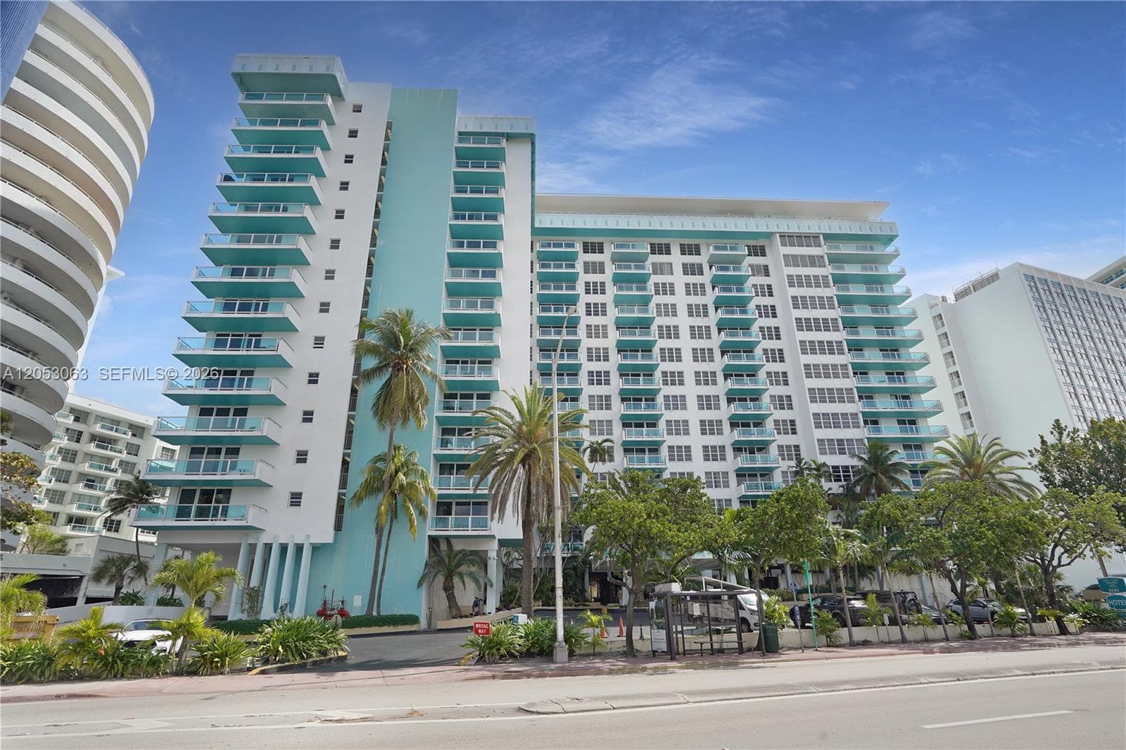 AMD PL OF FIRST OCEAN FRO · #14L in Miami Beach - Photo 2