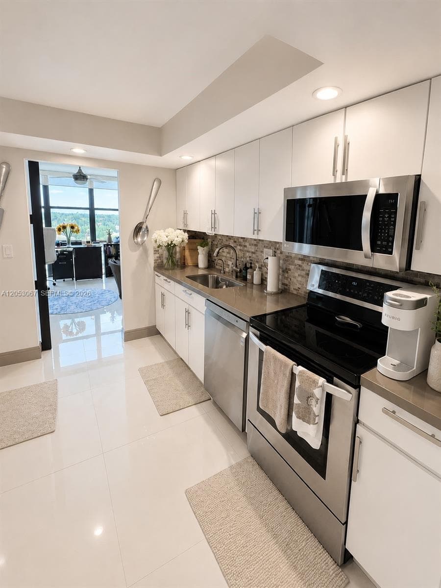 OCEANVIEW PARK · #710 in Hallandale Beach - Photo 8