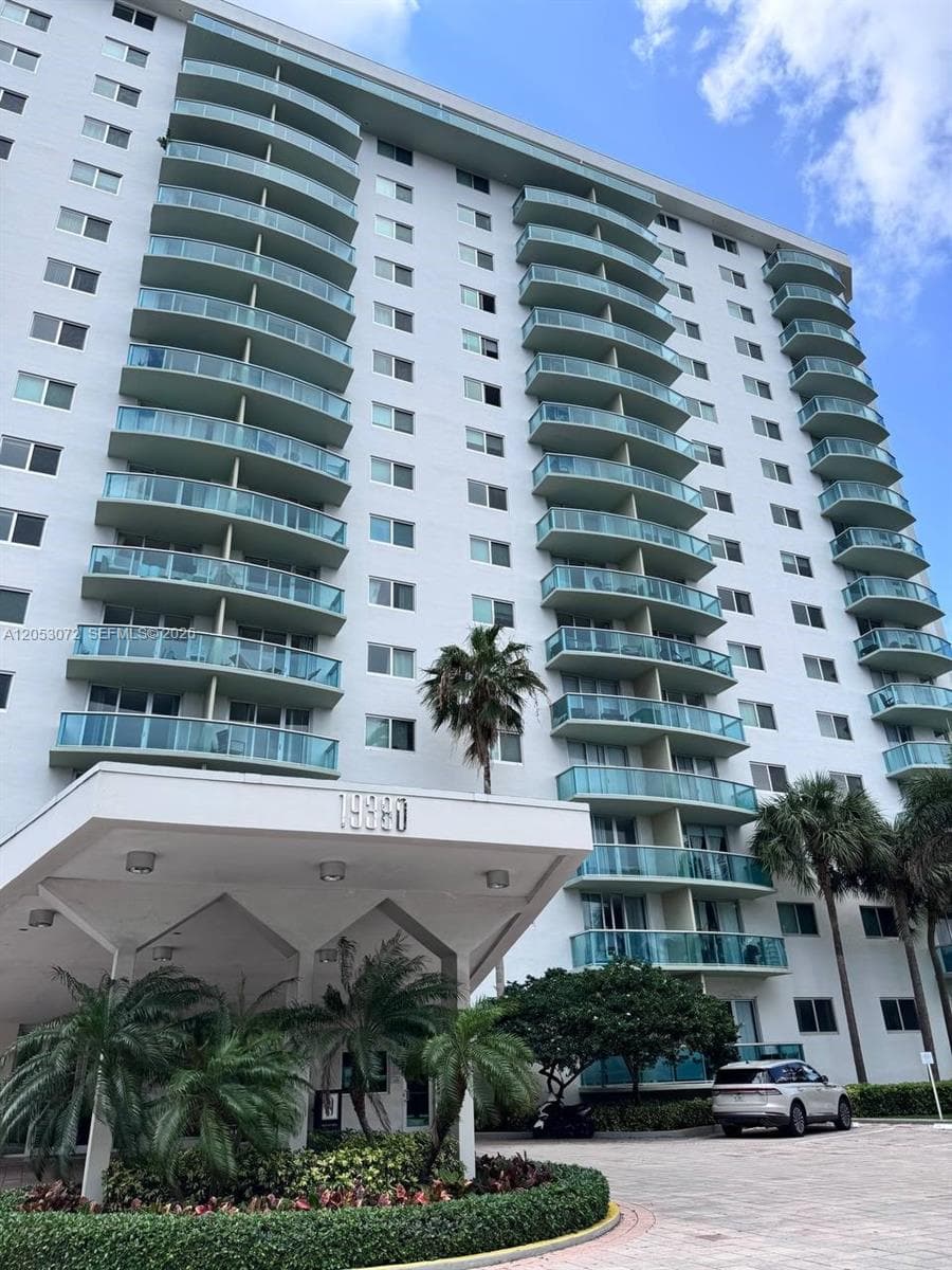 OCEANVIEW BUILDING B COND · #910 in Sunny Isles Beach - Photo 9