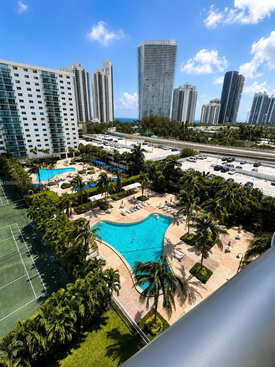 OCEANVIEW BUILDING B COND · #910 in Sunny Isles Beach - Photo 8