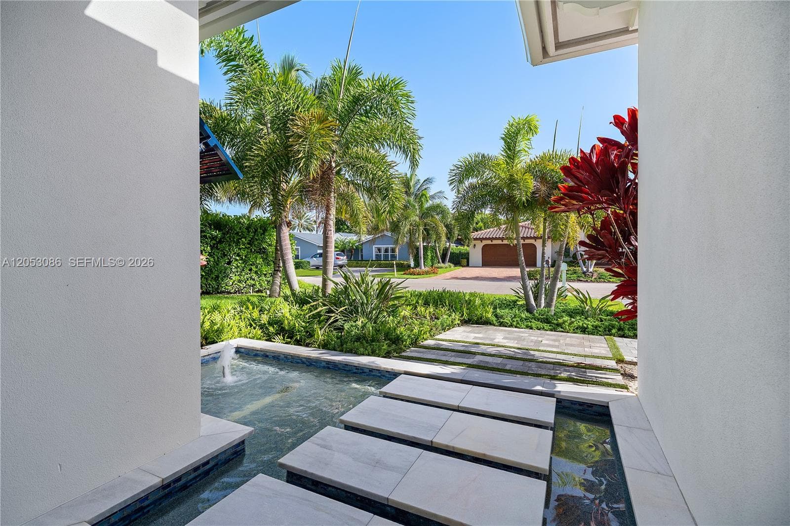 728 Malaga Dr photo 4