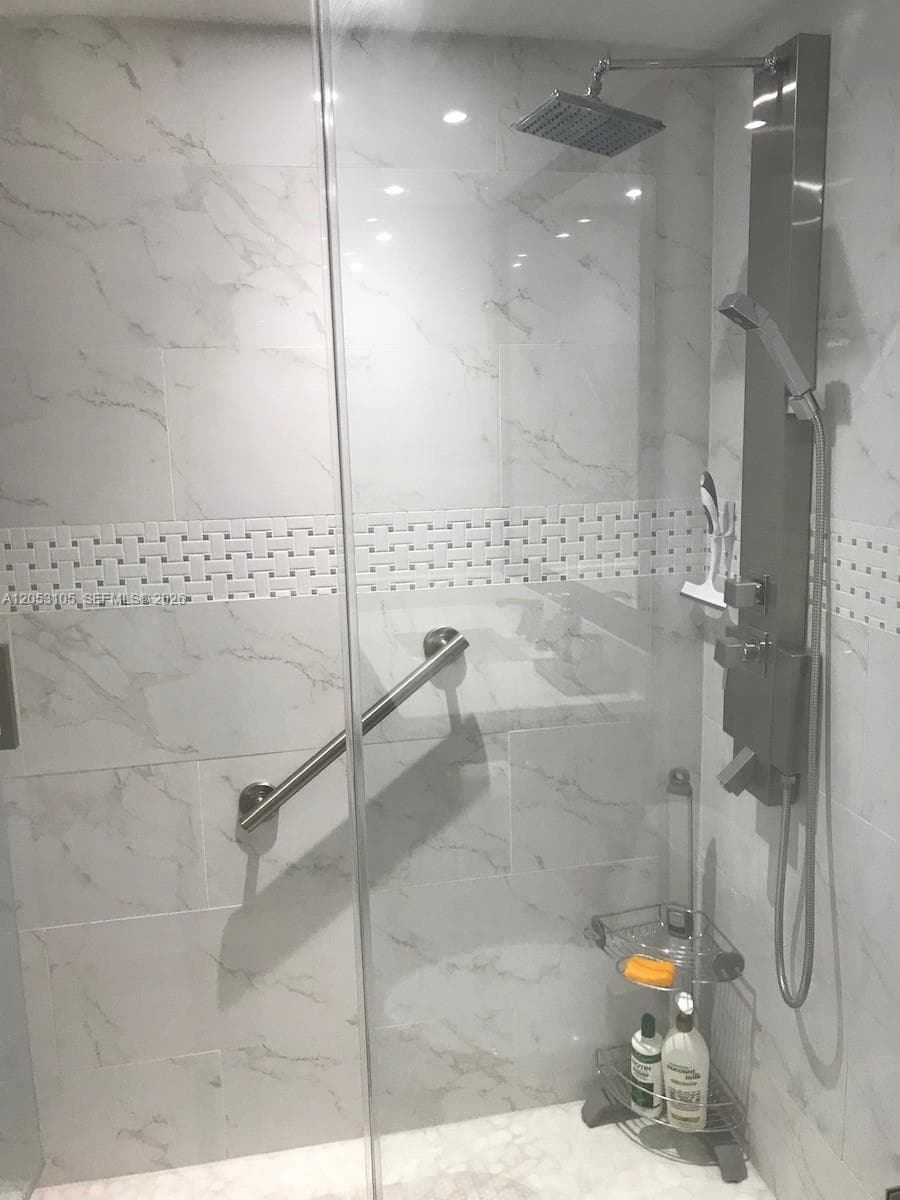 OCEANVIEW BUILDING CONDO · #417 in Sunny Isles Beach - Photo 7