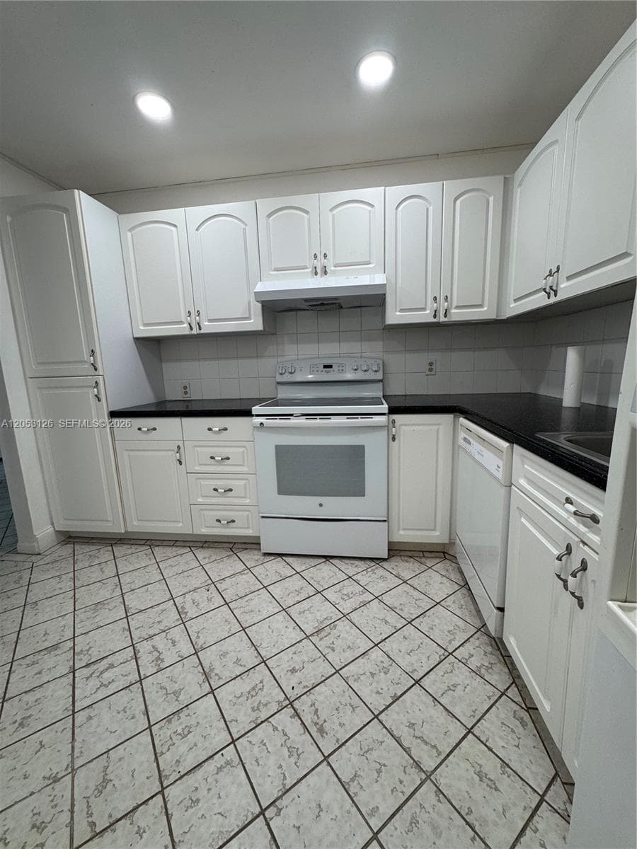 ADMIRALS PORT CONDO WEST · #405W in Aventura - Photo 23