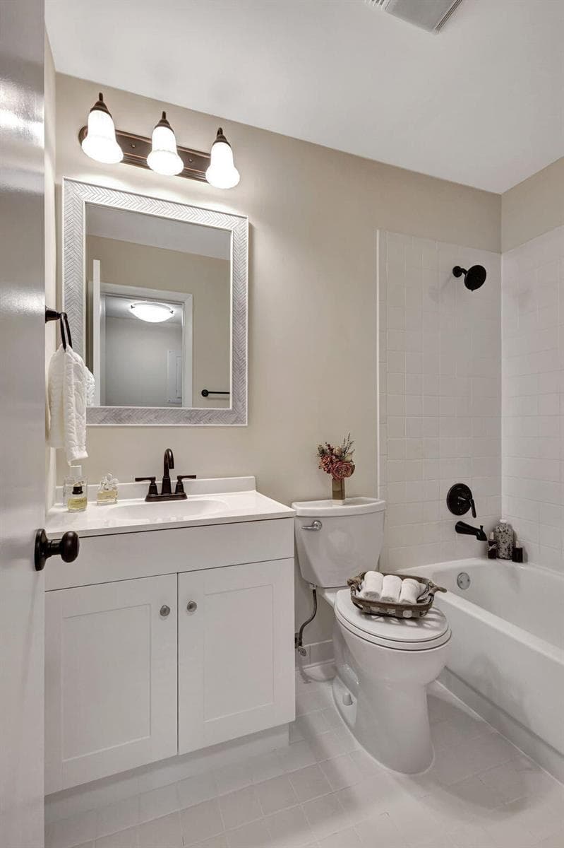 6B - Second Bathroom