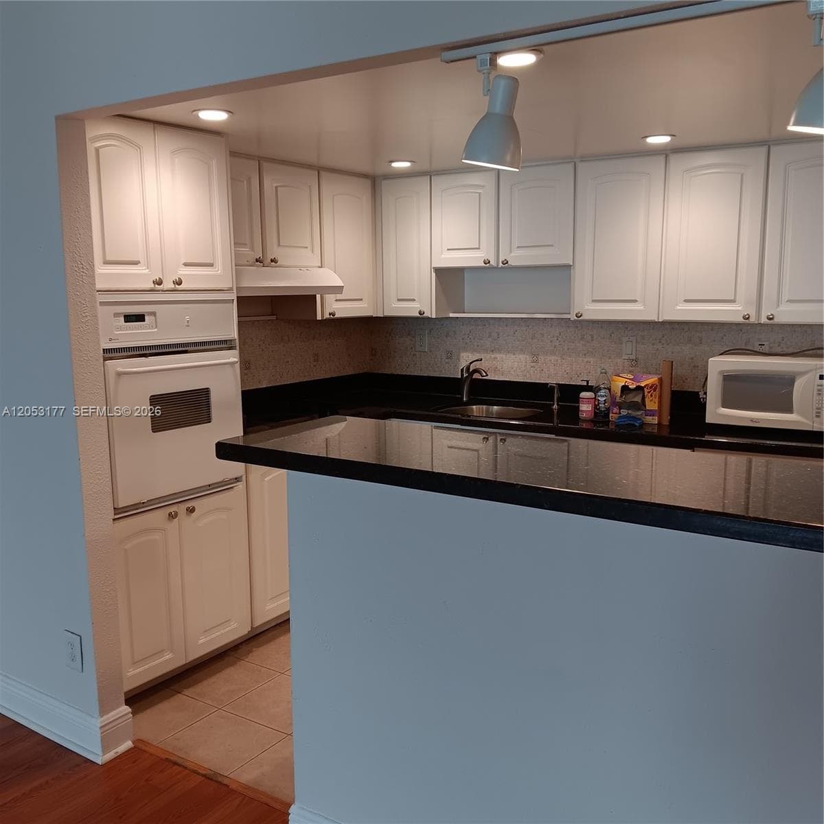 Oceanview Condo A · #1014 in Sunny Isles Beach - Photo 20