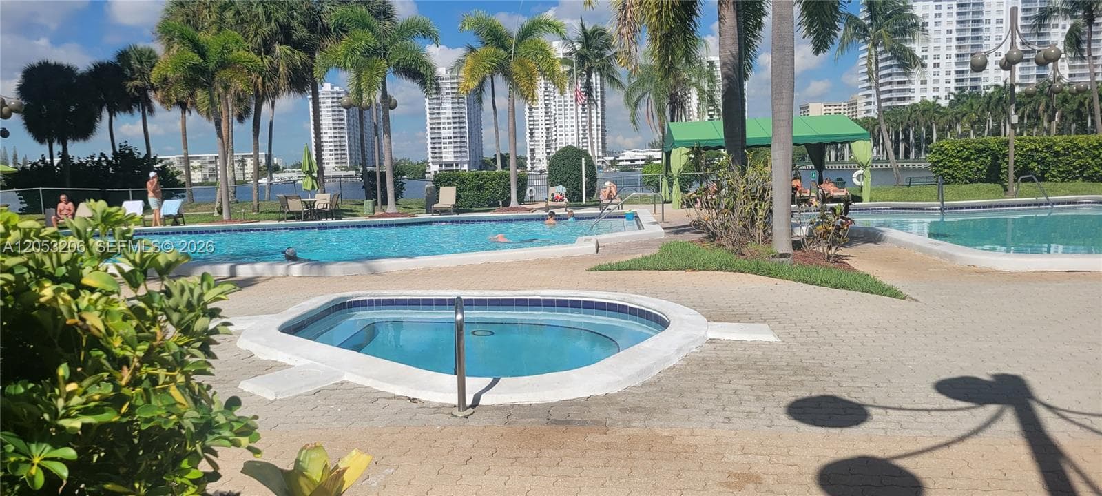 THE CLIPPER AT BISC COVE · #111 in Aventura - Photo 18
