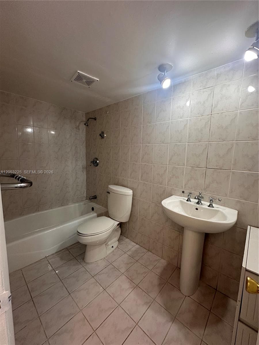 LAKEVIEW GARDENS · #107F in Miami - Photo 11