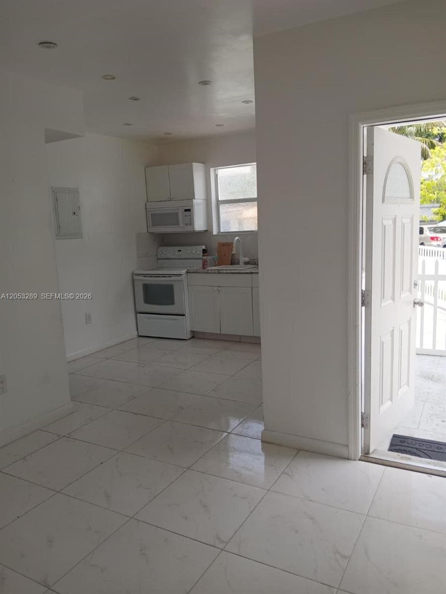 2311 NE 135 Th Ter #- photo 1