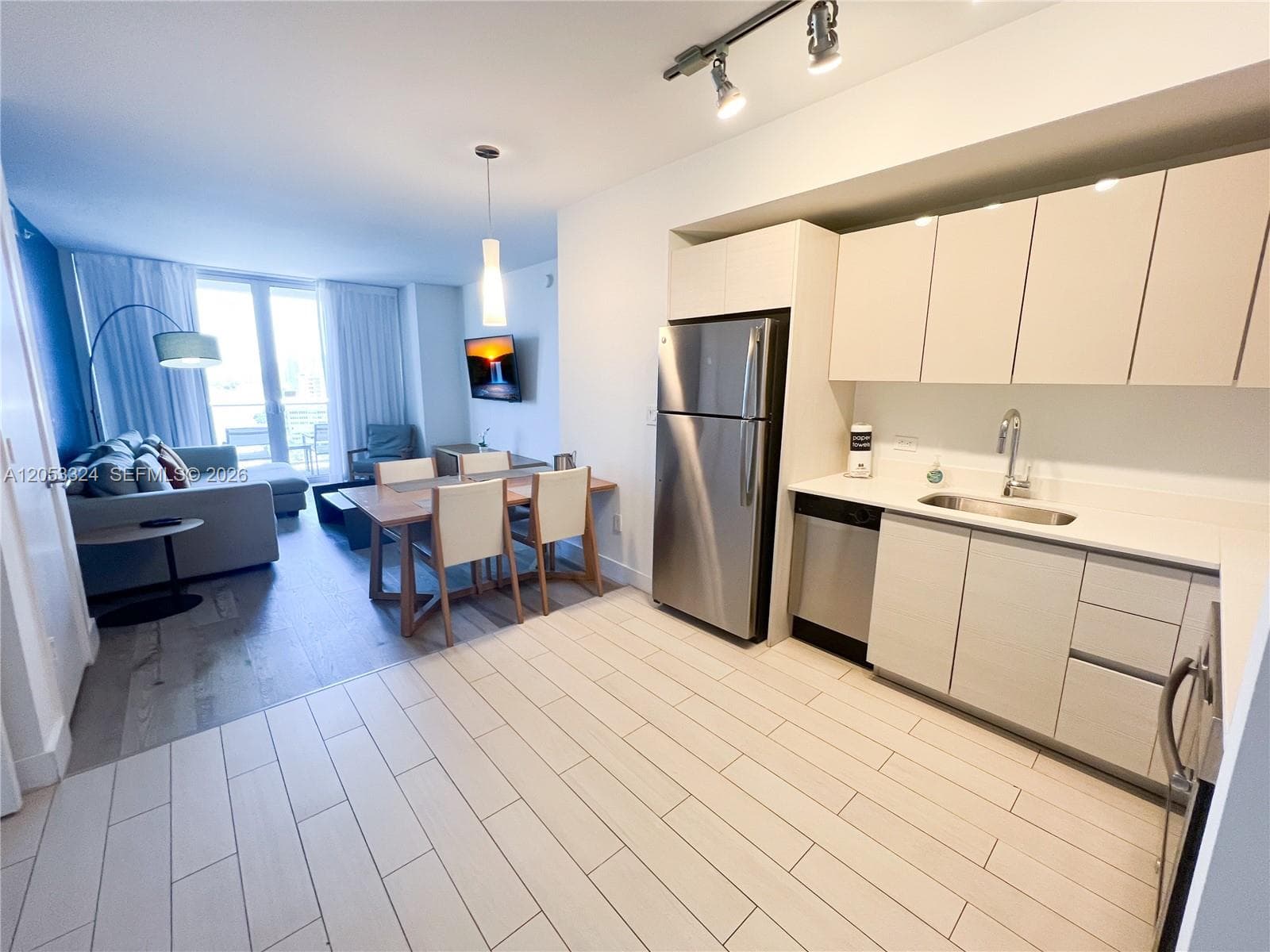BEACHWALK RESORT · #R1503 in Hallandale Beach - Photo 2