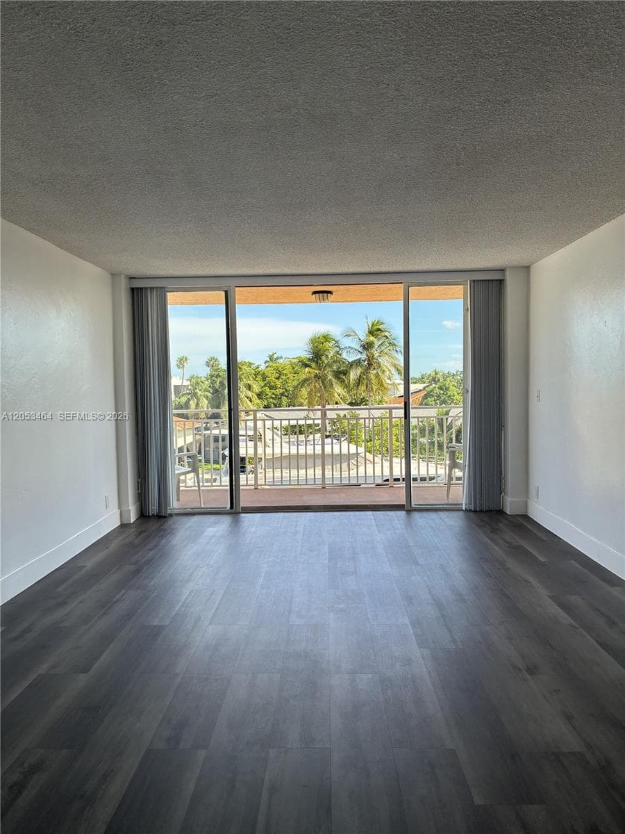 WATERSIDE TOWERS CONDO · #209 in North Miami - Photo 2