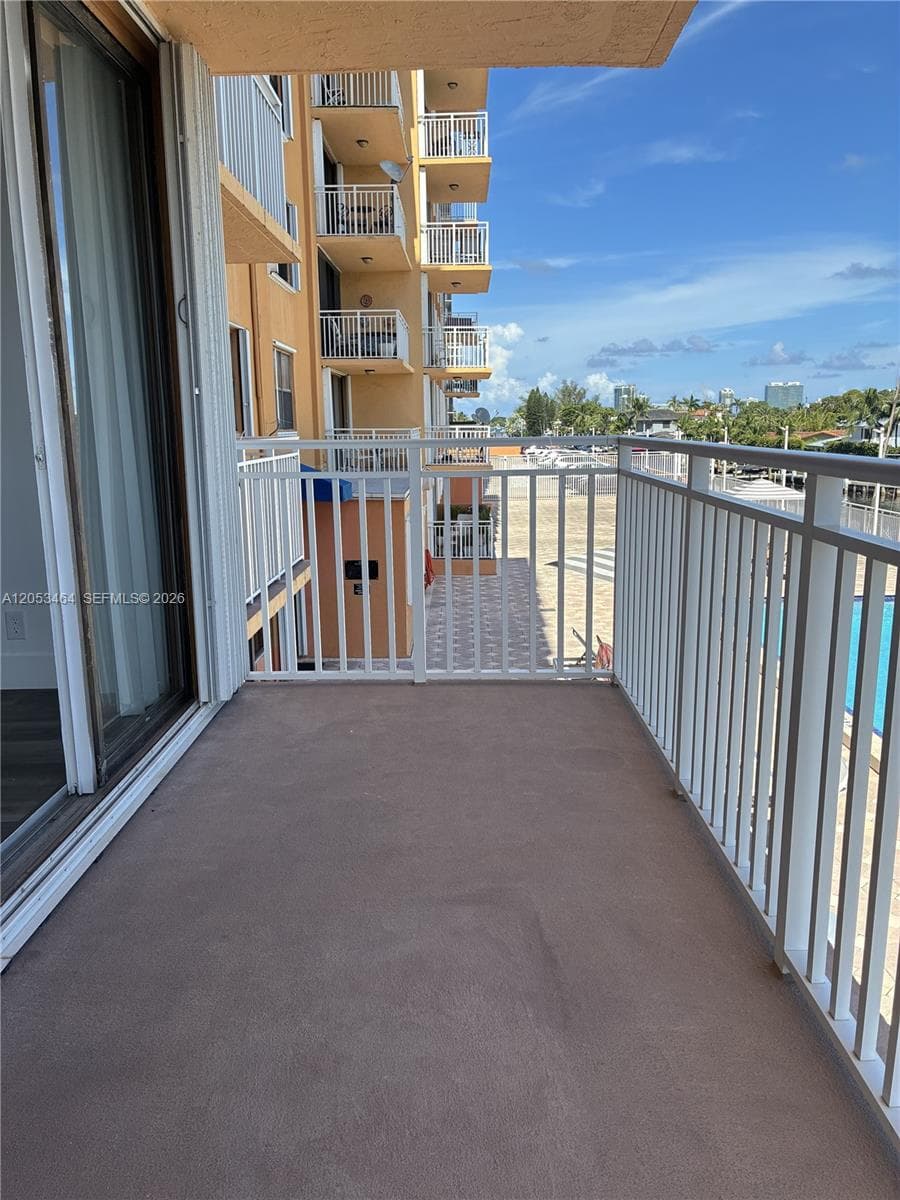 WATERSIDE TOWERS CONDO · #209 in North Miami - Photo 8