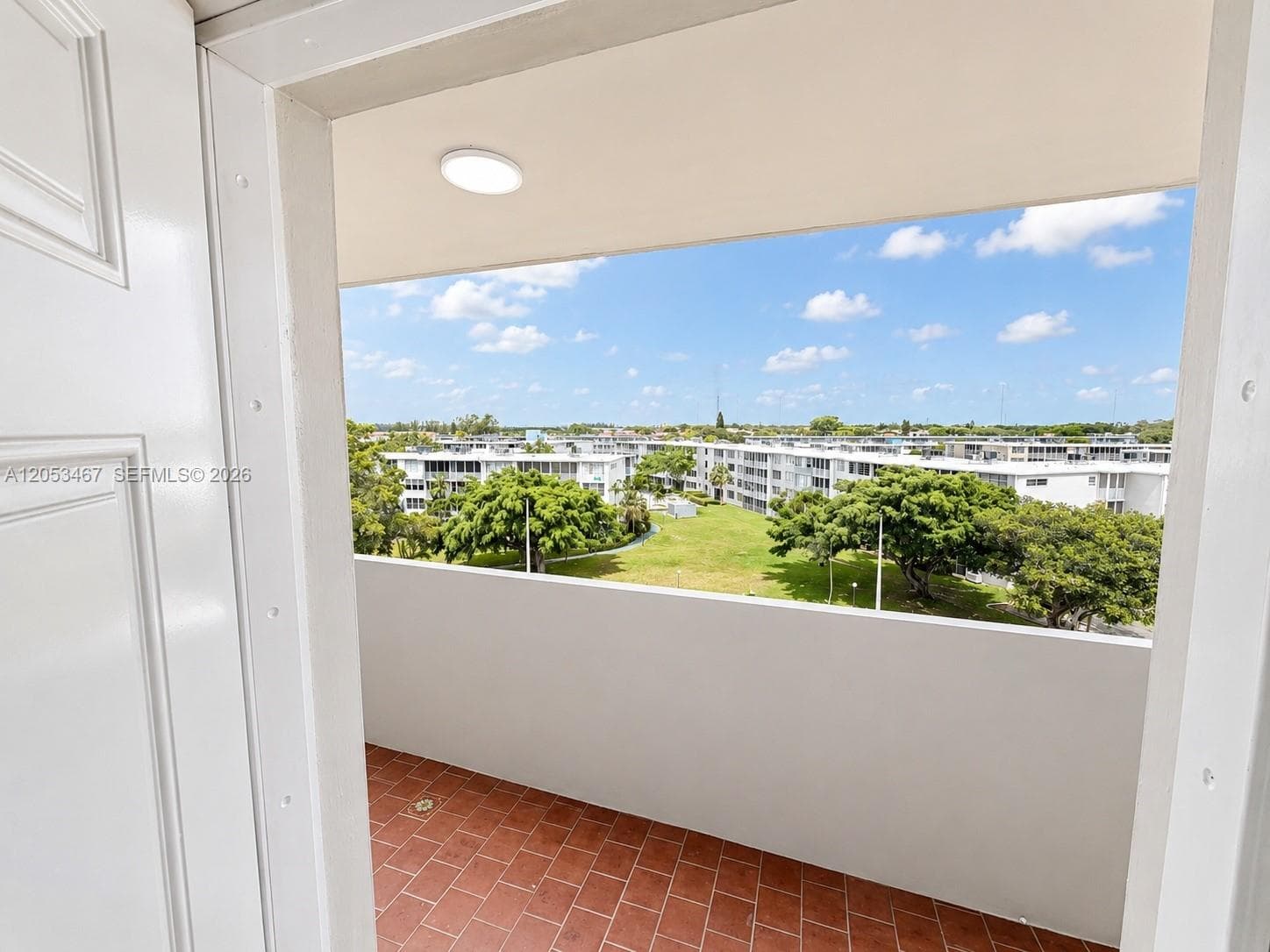 Jade Winds · #605-1 in Miami - Photo 17
