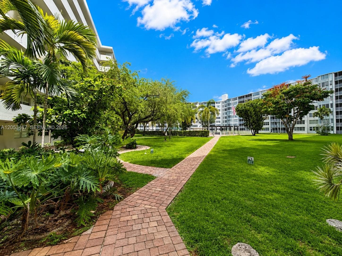 Jade Winds · #605-1 in Miami - Photo 20